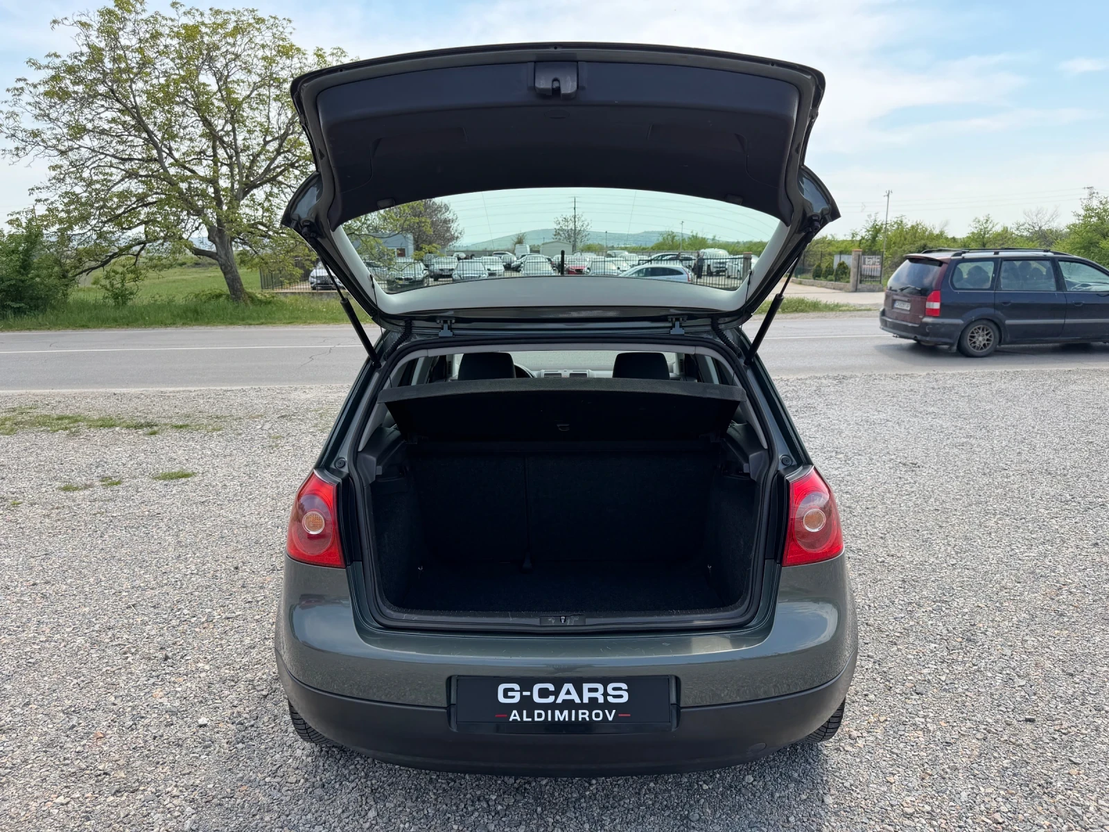 VW Golf 1.9/6 скорости, снимка 16 - Автомобили и джипове - 54452890