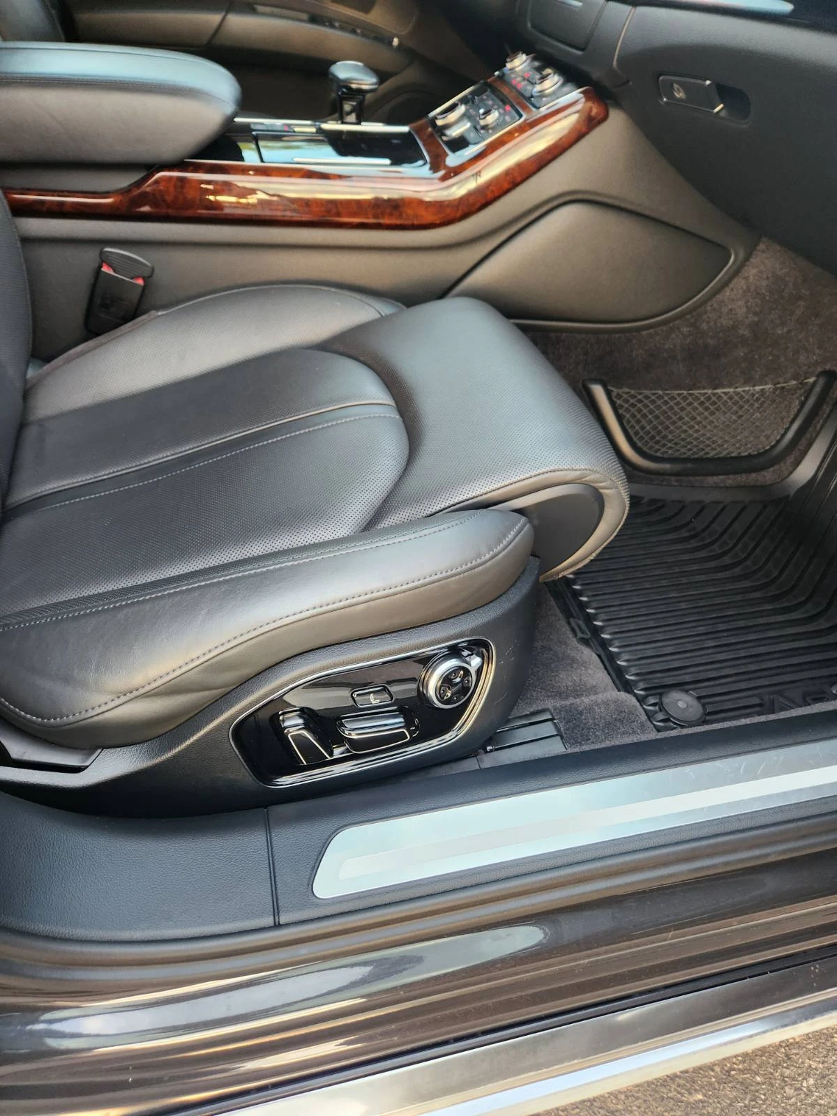 Audi A8 3.0 TDI* Quattro* MATRIX* Full, снимка 9 - Автомобили и джипове - 54807314