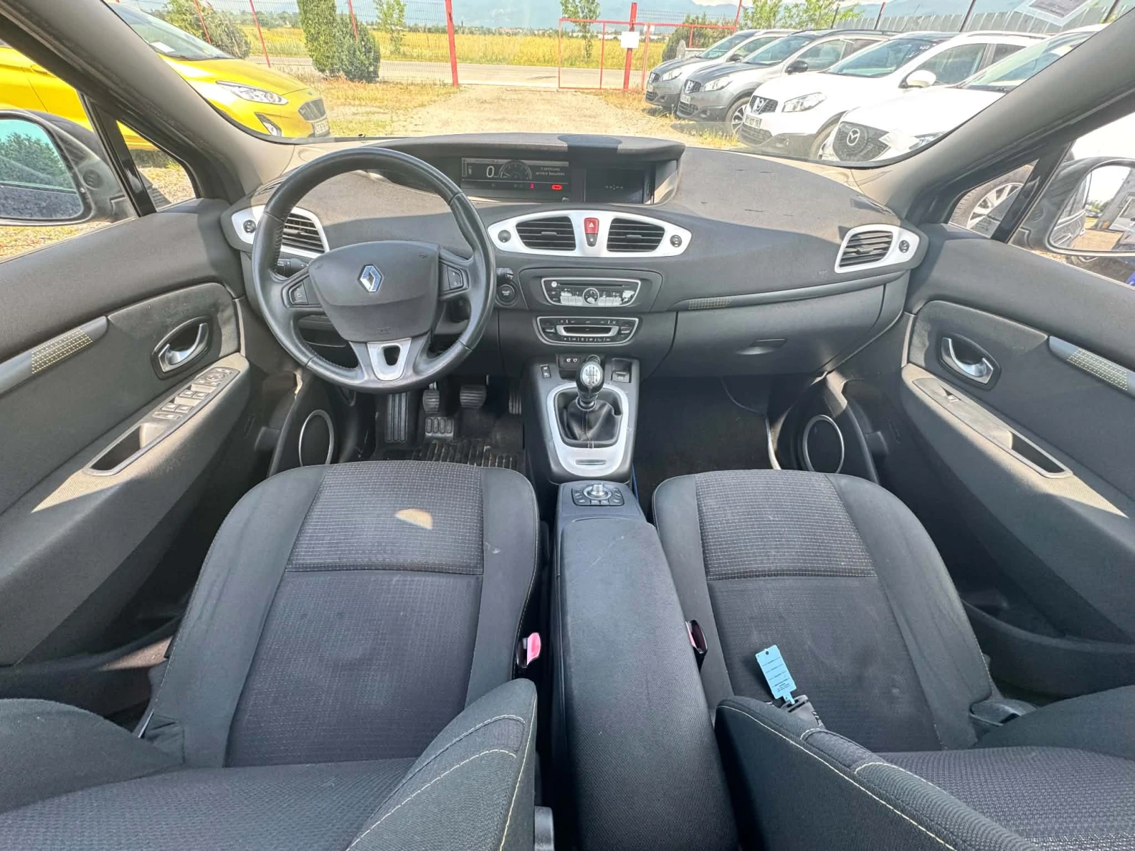 Renault Scenic 1.9DCI 130 к.с, снимка 6 - Автомобили и джипове - 54909046