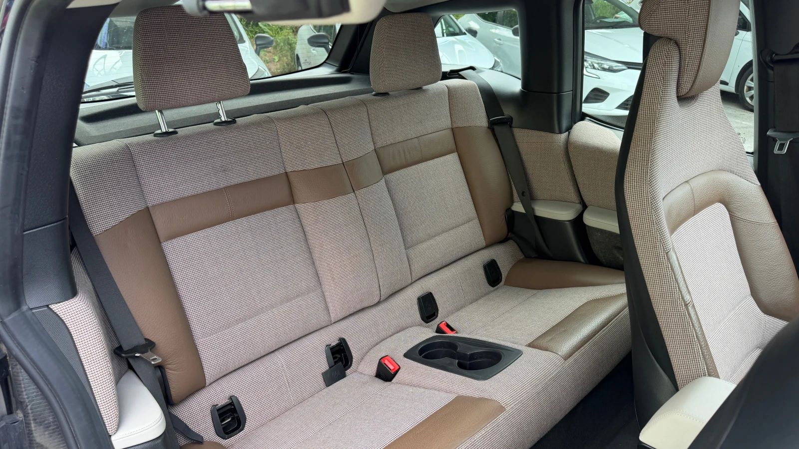 BMW i3 120 Ah първи собственик от България, снимка 12 - Автомобили и джипове - 54946263