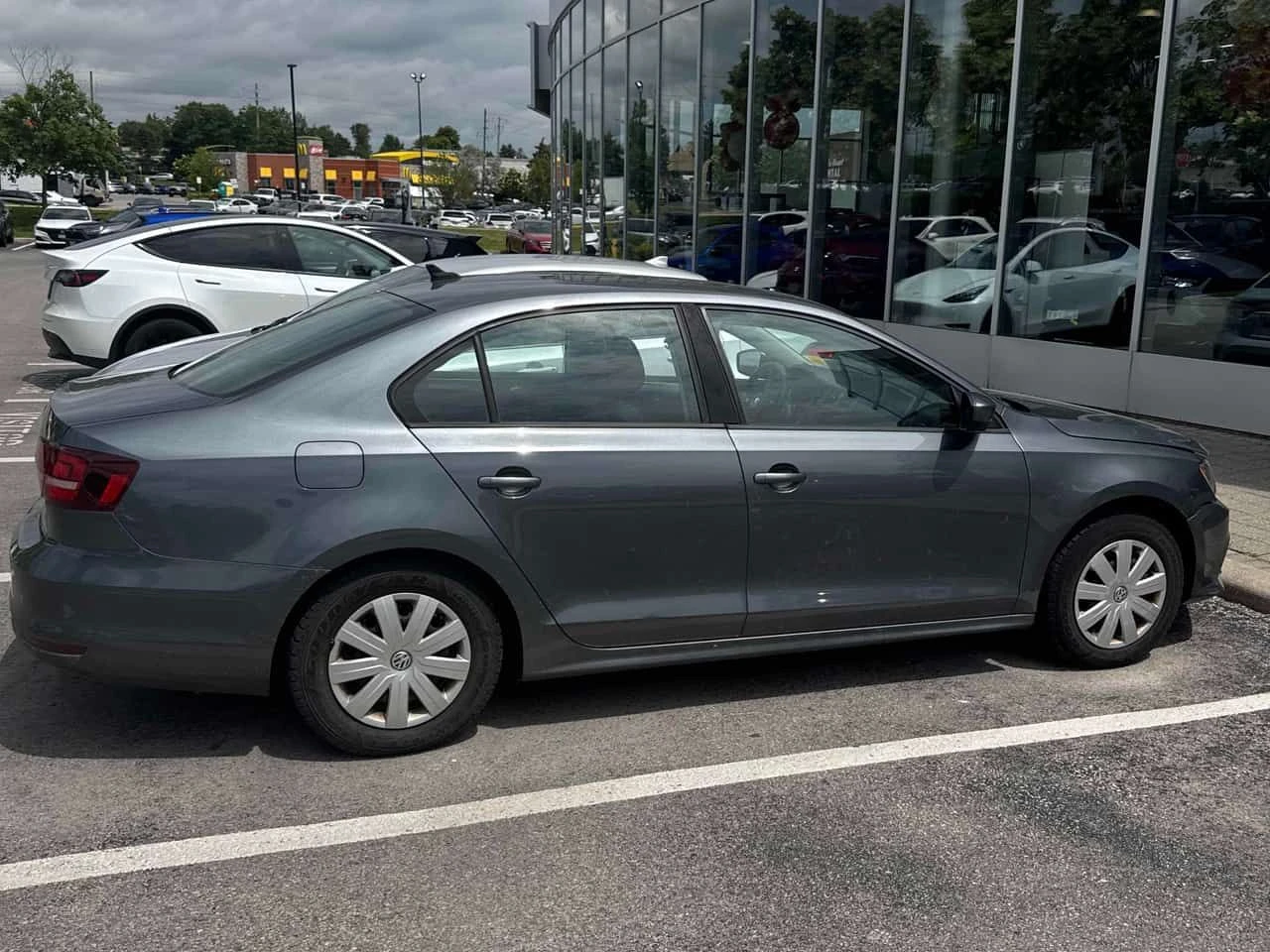VW Jetta * Trendline+ * CARFAX * ОТ ПРЕДСТАВИТЕЛСТВО, снимка 3 - Автомобили и джипове - 55004956