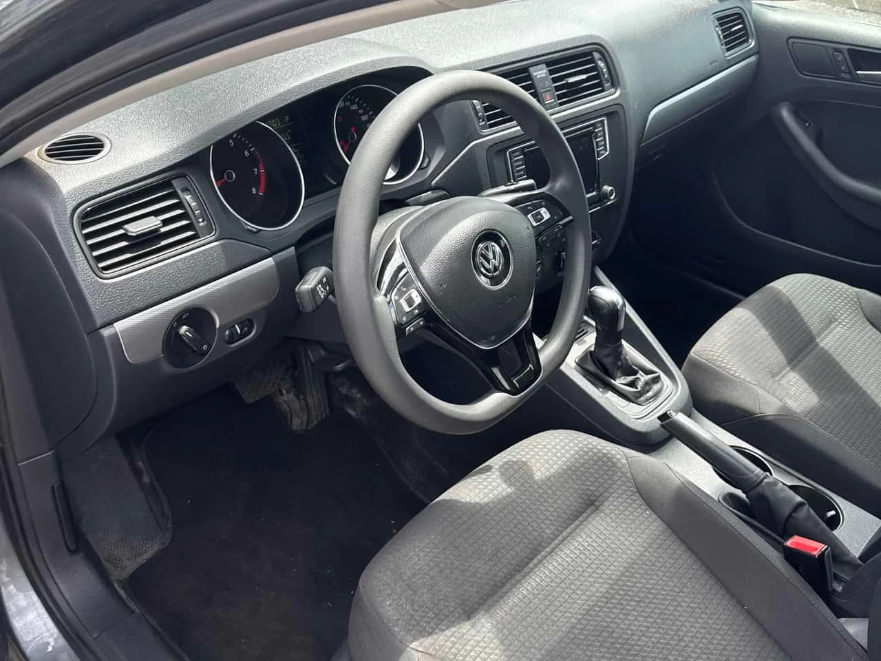 VW Jetta * Trendline+ * CARFAX * ОТ ПРЕДСТАВИТЕЛСТВО, снимка 5 - Автомобили и джипове - 55004956