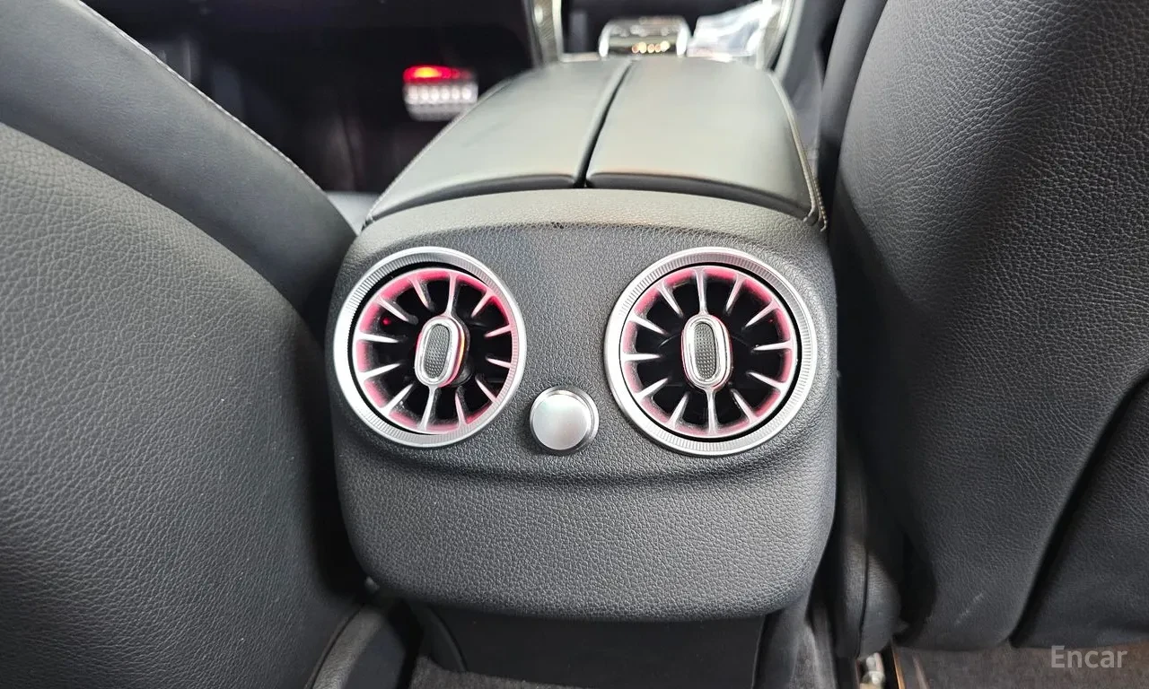 Mercedes-Benz C 63 AMG BURMESTER / PANO / HUD / 360 / ILS, снимка 16 - Автомобили и джипове - 55139308