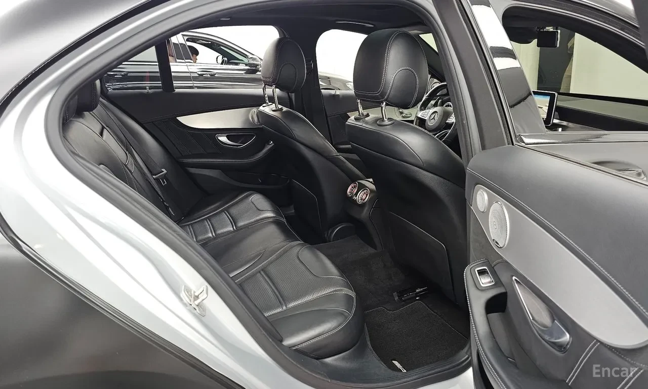 Mercedes-Benz C 63 AMG BURMESTER / PANO / HUD / 360 / ILS, снимка 15 - Автомобили и джипове - 55139308