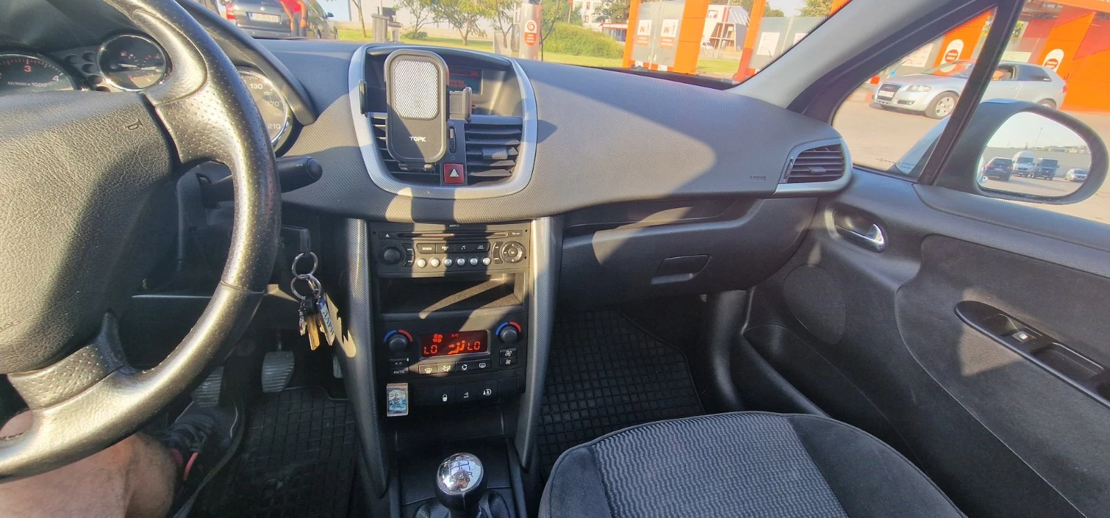 Peugeot 207 1, 6 HDI , снимка 8 - Автомобили и джипове - 55335896