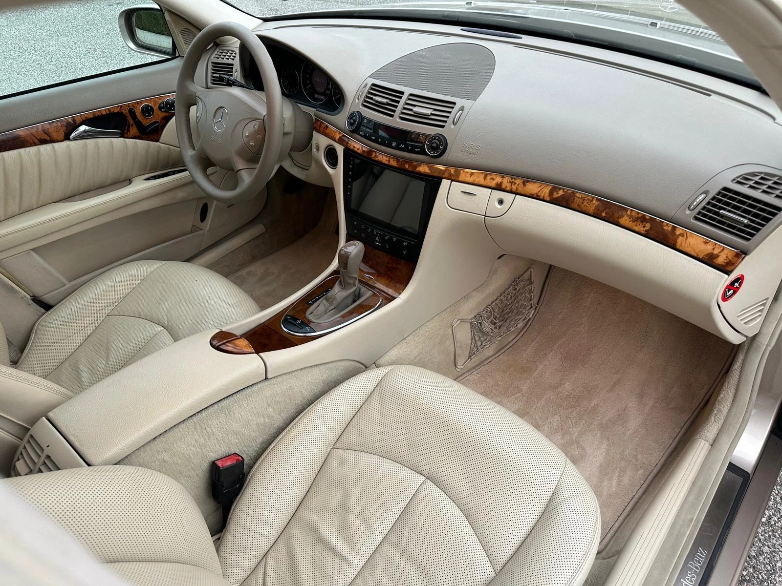 Mercedes-Benz E 500, снимка 11 - Автомобили и джипове - 55502769