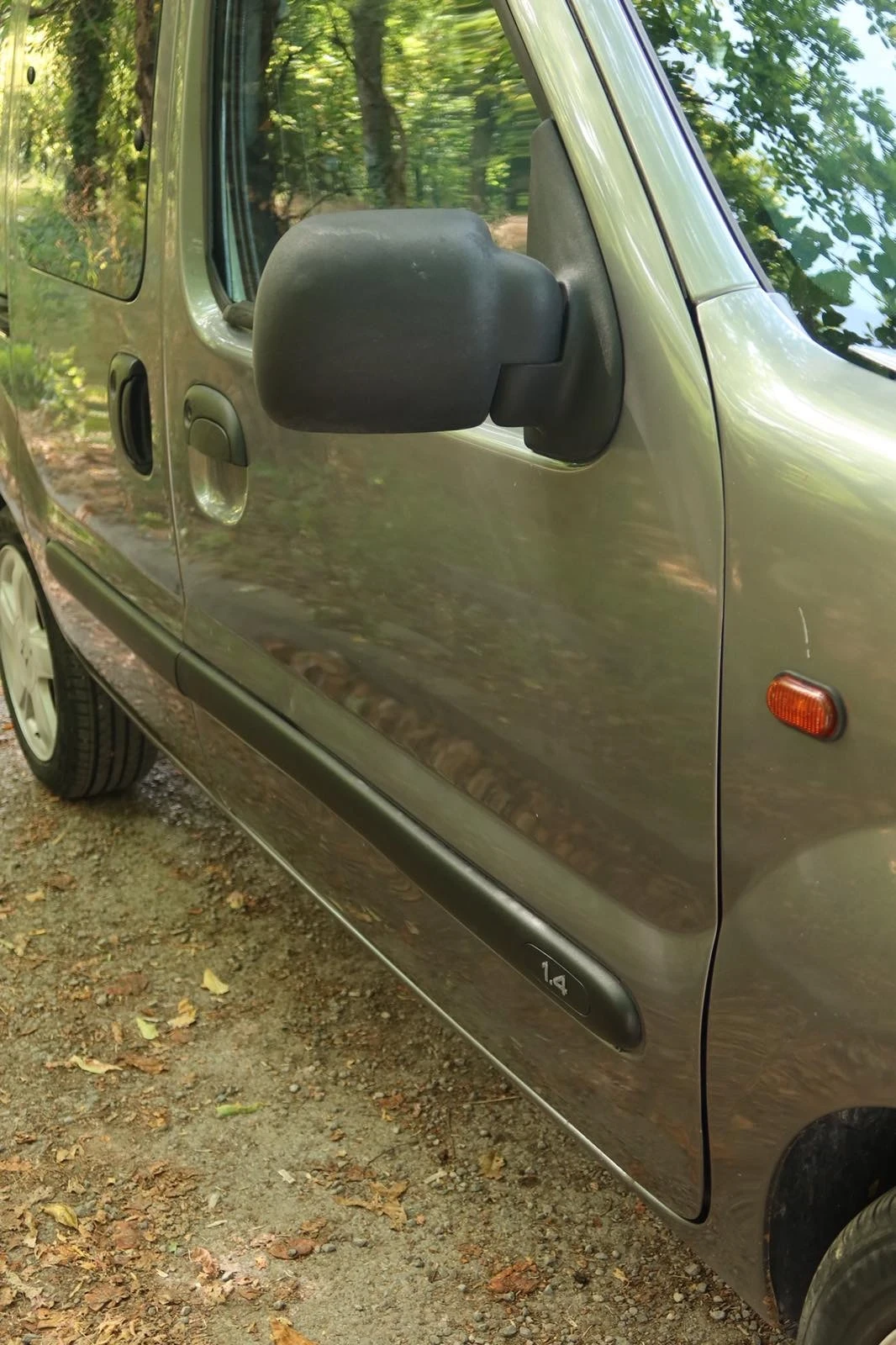 Renault Kangoo 1.4, снимка 3 - Автомобили и джипове - 55876724
