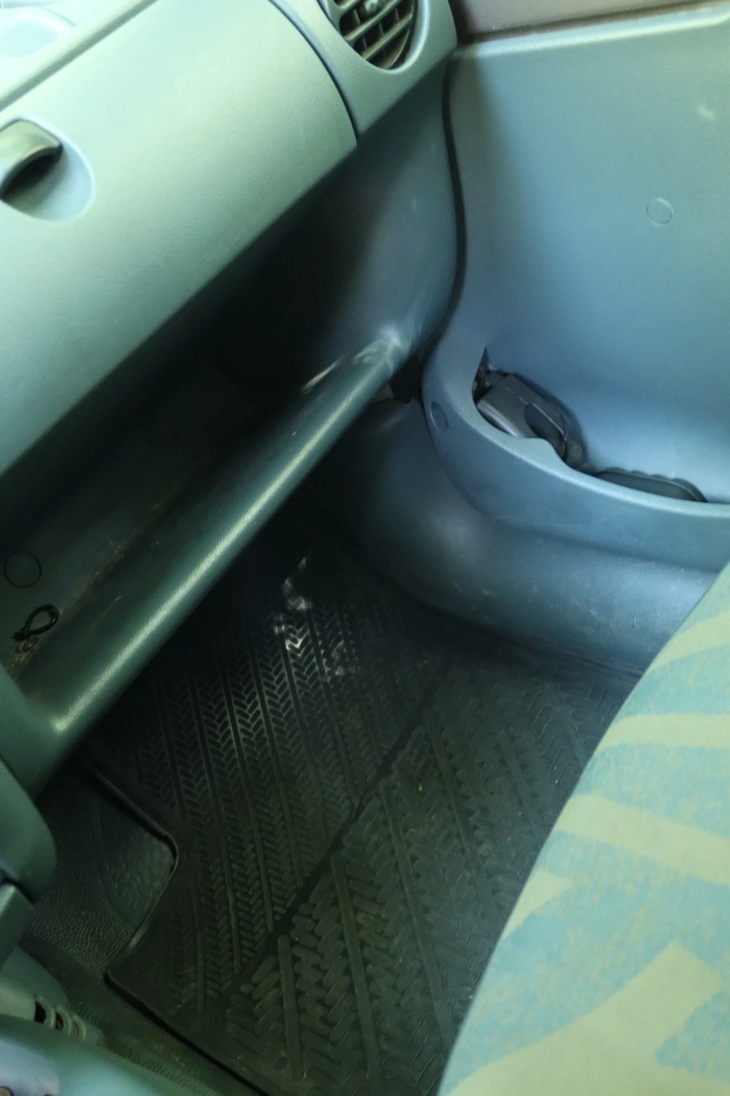 Renault Kangoo 1.4, снимка 10 - Автомобили и джипове - 55876724