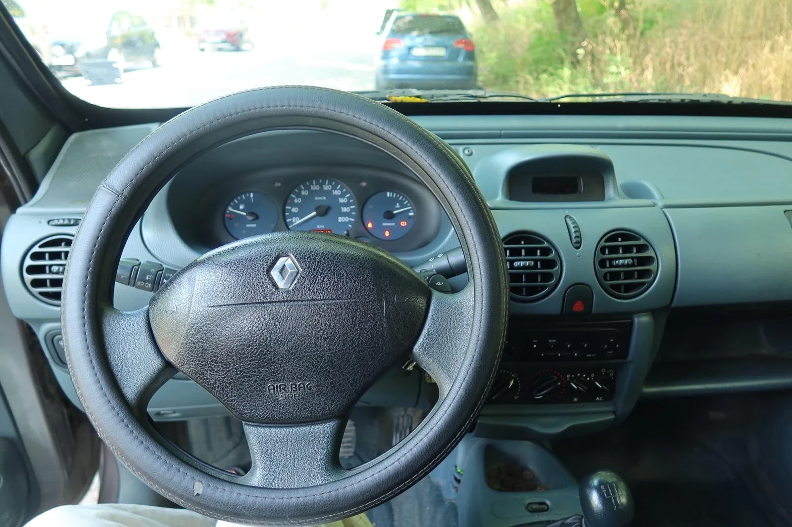 Renault Kangoo 1.4, снимка 11 - Автомобили и джипове - 55876724