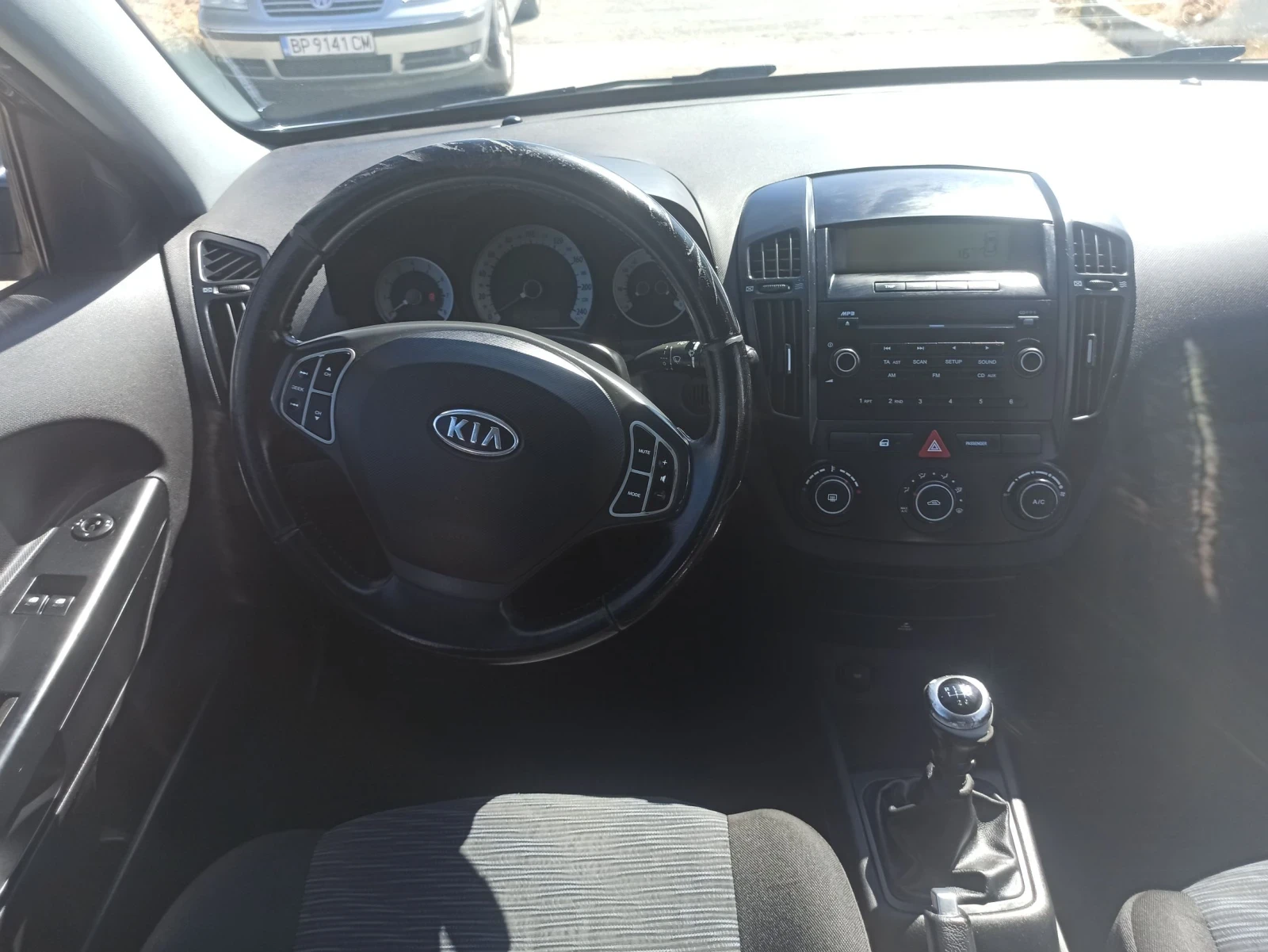Kia Ceed 1.4, снимка 10 - Автомобили и джипове - 55976169