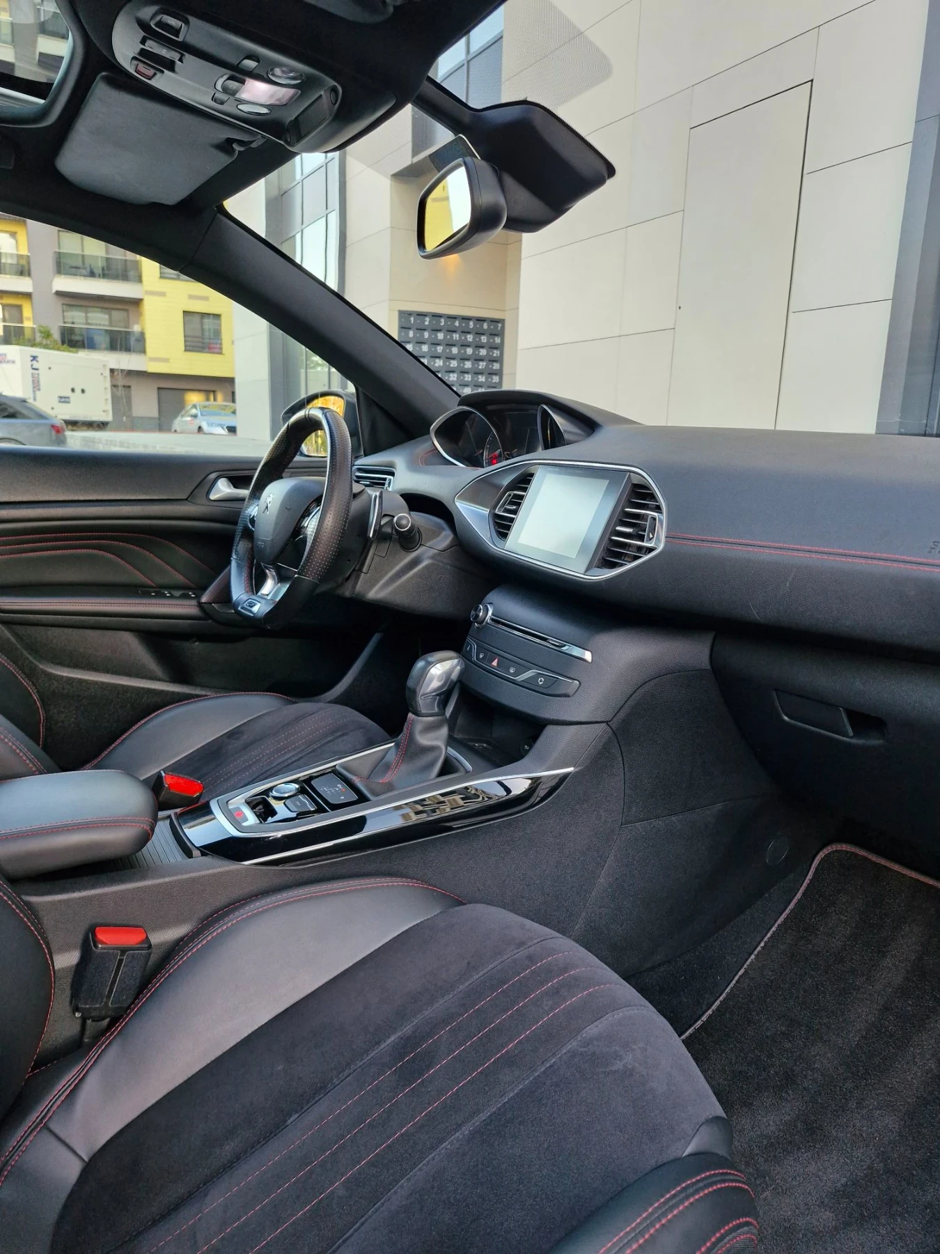 Peugeot 308 2.0 HDi GT, снимка 11 - Автомобили и джипове - 56247080