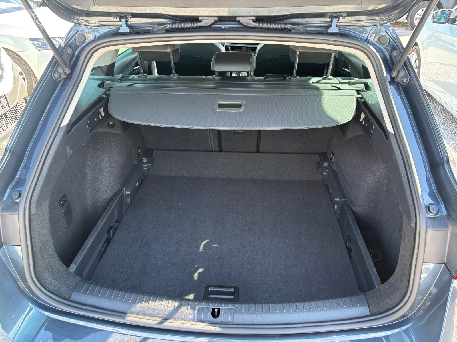 Seat Leon 2.0tdi-DSG-Digital cockpit , снимка 14 - Автомобили и джипове - 56266126