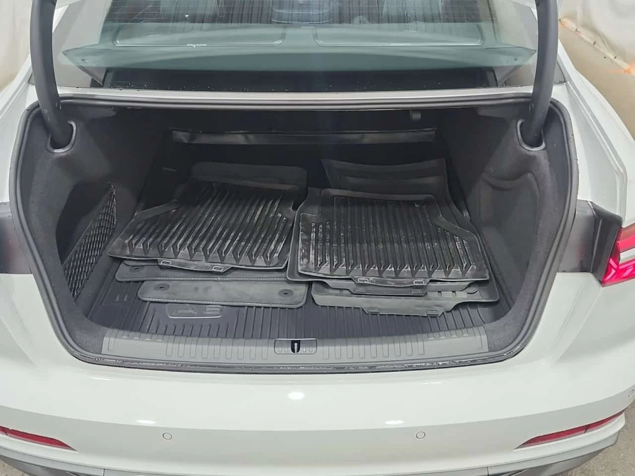Audi A6 55TFSI * S-Line * Technik * CARFAX * 8k km! * , снимка 14 - Автомобили и джипове - 56700569