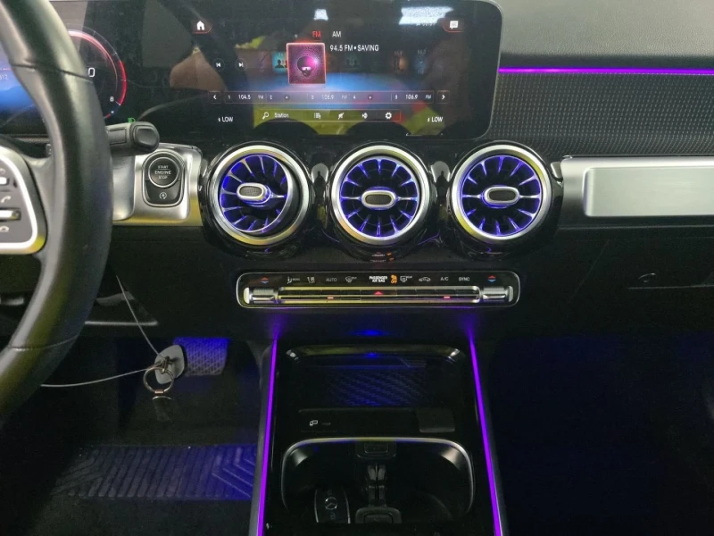 Mercedes-Benz GLB  Ambient light* Камера* Пано* Подгрев, снимка 9 - Автомобили и джипове - 52317585