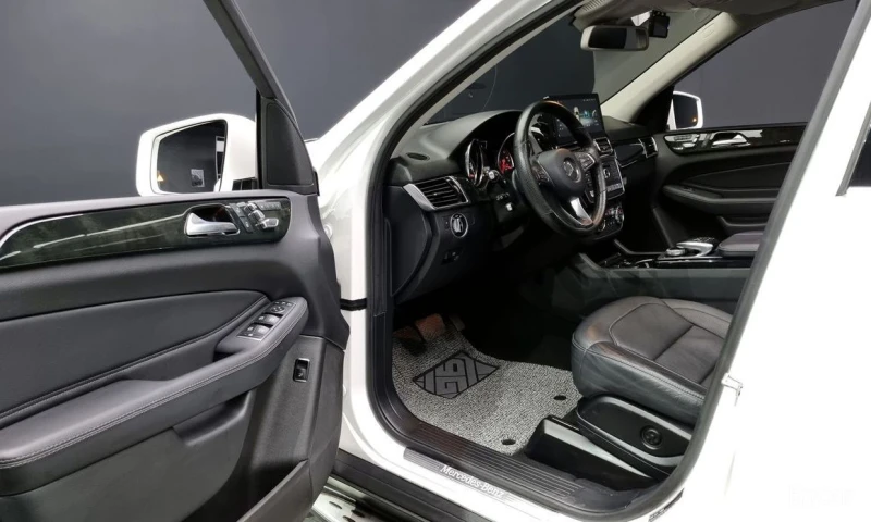 Mercedes-Benz GLE 350, снимка 10 - Автомобили и джипове - 52923899