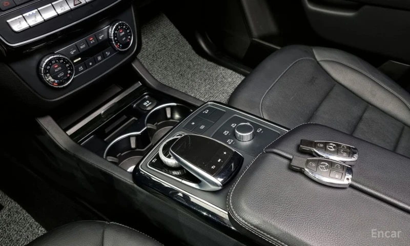 Mercedes-Benz GLE 350, снимка 9 - Автомобили и джипове - 52923899