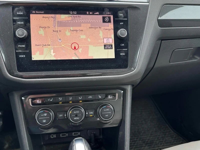 VW Tiguan * Highline * CARFAX * БЕЗ ПЪРВОНАЧАЛНА ВНОСКА, снимка 10 - Автомобили и джипове - 52957691