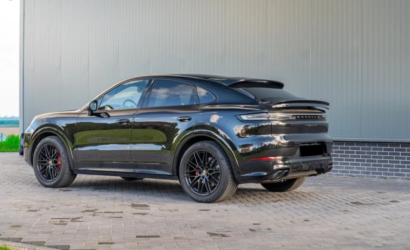 Porsche Cayenne GTS/COUPE/FACELIFT/SPORT DESIGN/BOSE/CARBON/PANO/, снимка 4 - Автомобили и джипове - 53163122