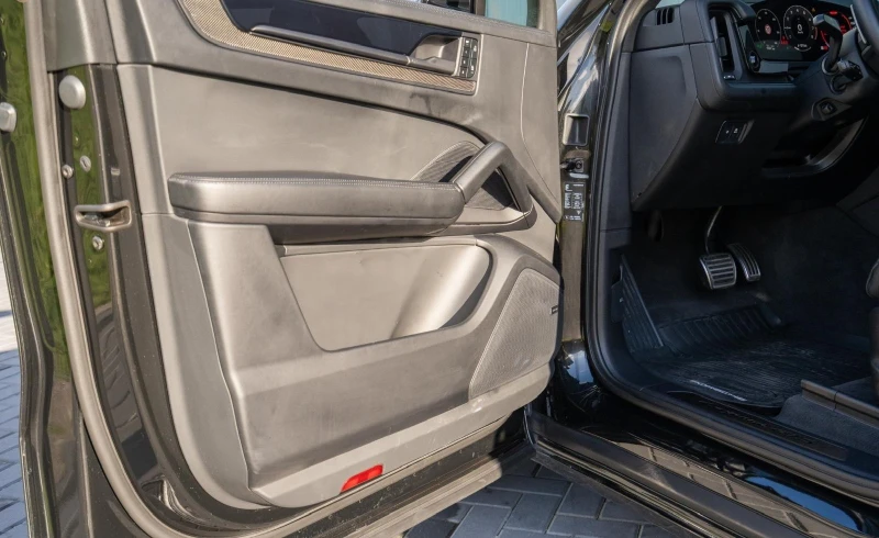 Porsche Cayenne GTS/COUPE/FACELIFT/SPORT DESIGN/BOSE/CARBON/PANO/, снимка 6 - Автомобили и джипове - 53163122