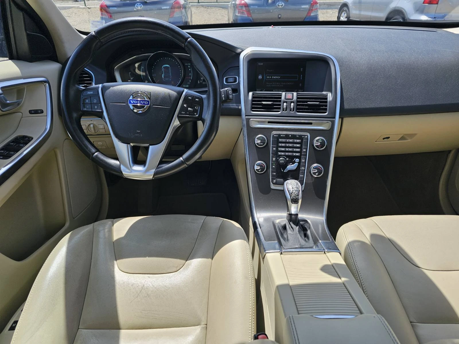 Volvo XC60 2.0 L4 T5 Premier +  - изображение 10