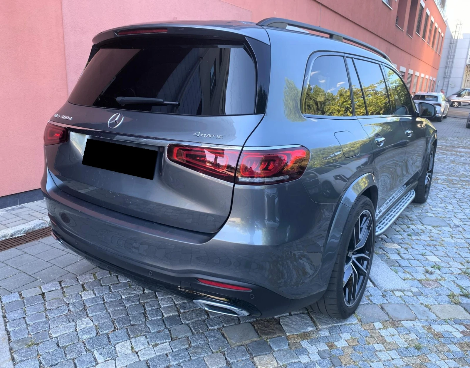 Mercedes-Benz GLS 400d 4Matic AMG Line - изображение 4