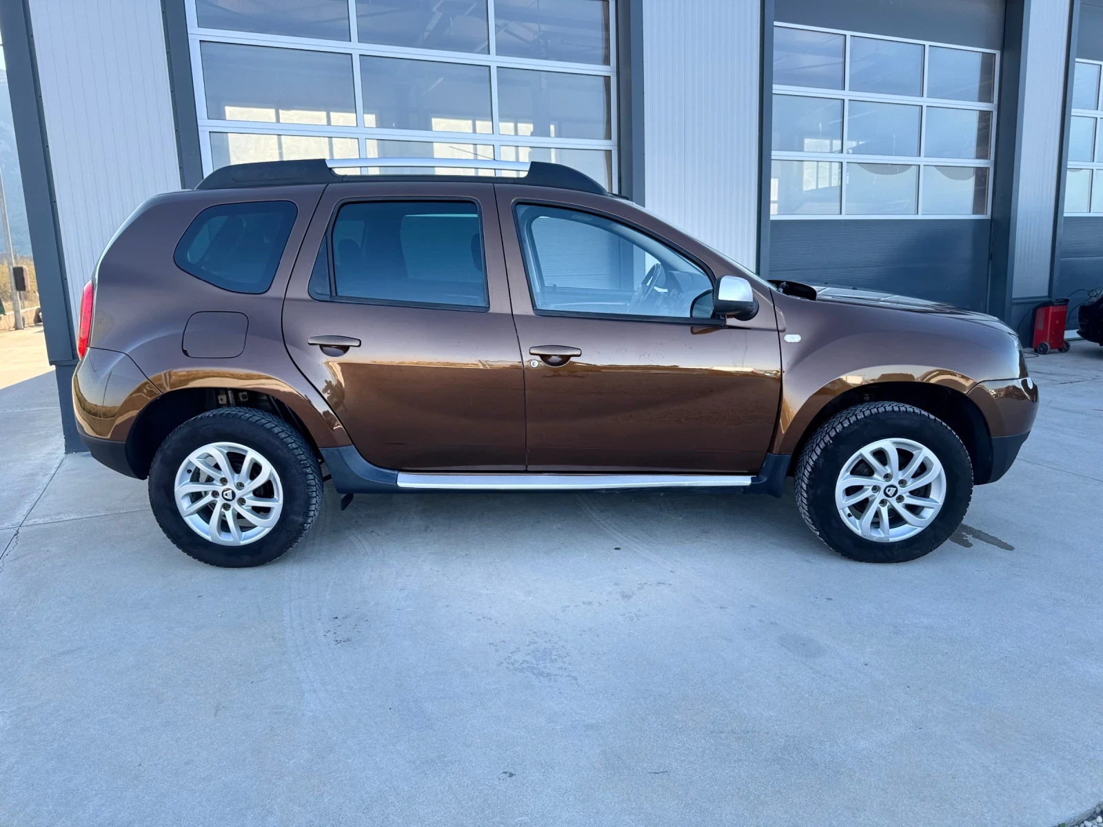 Dacia Duster 4Х4  207 000 КМ - изображение 6