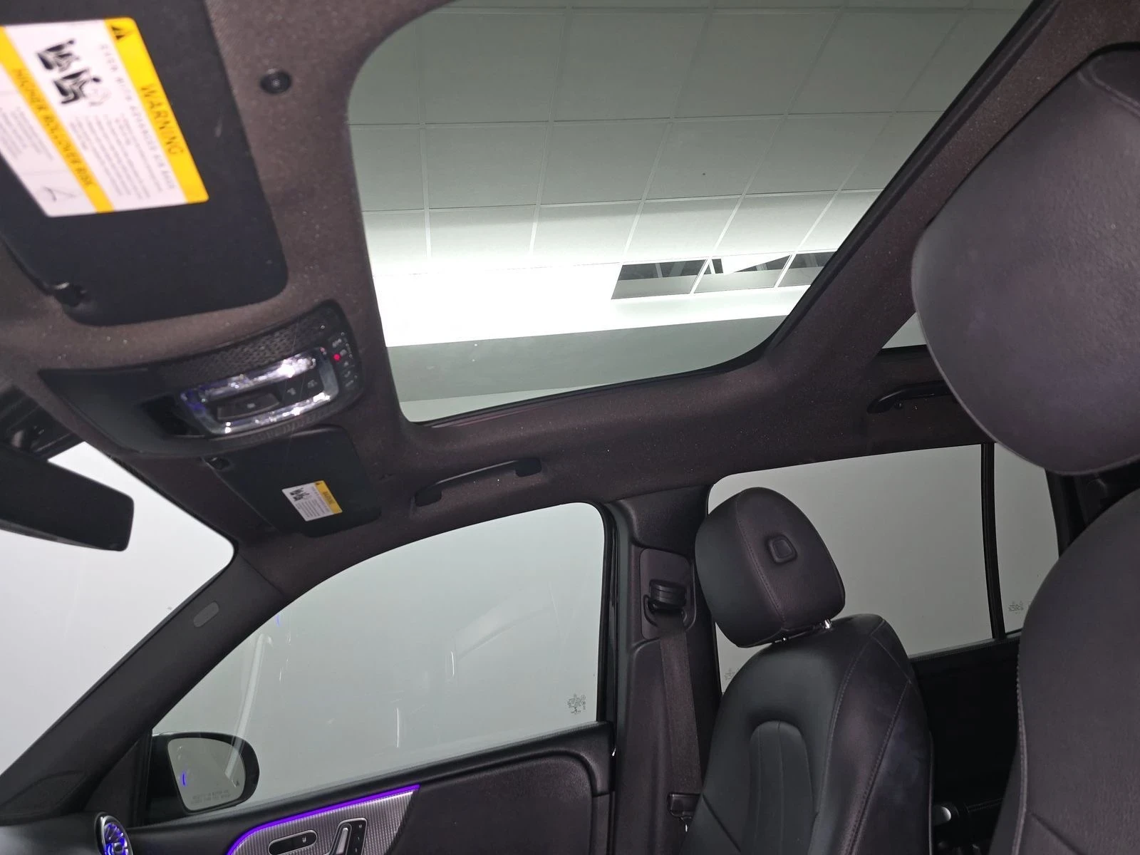 Mercedes-Benz GLB  Ambient light* * *  | Mobile.bg   13