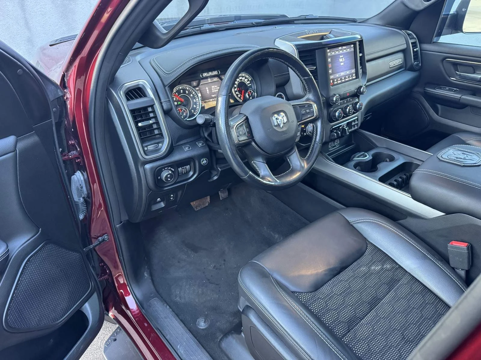 Dodge RAM 1500 5.7L CREW CAB SPORT - изображение 10