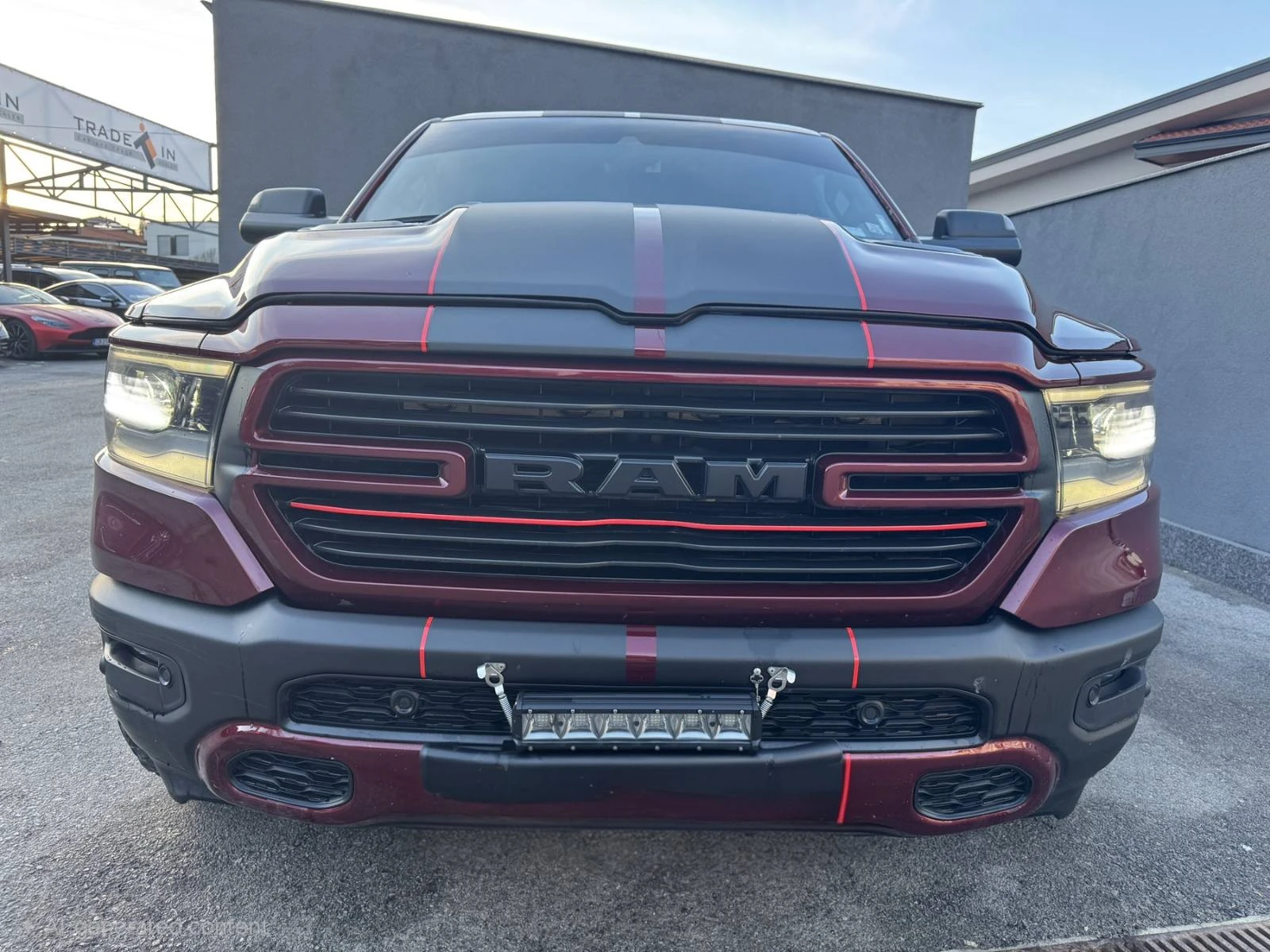 Dodge RAM 1500 5.7L CREW CAB SPORT - изображение 2