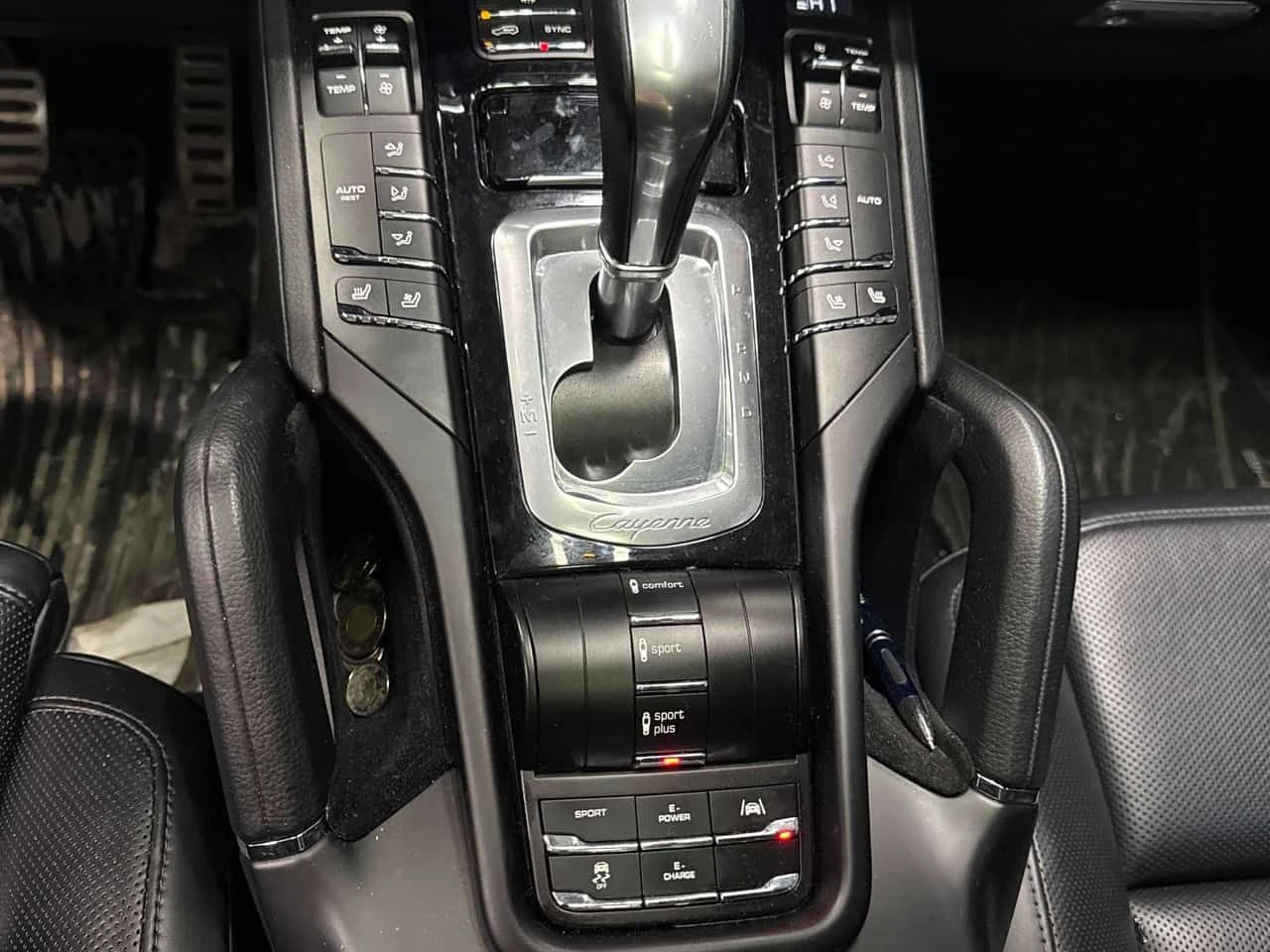 Porsche Cayenne * S E Hybrid * PANO* KEYLESS* ПОДГРЕВ* , снимка 11 - Автомобили и джипове - 54111784