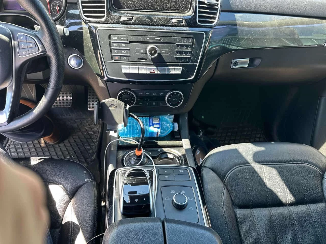 Mercedes-Benz GLE 400 ПОДГРЕВИ * ПАНО * KEYLESS * CARFAX * H/K, снимка 9 - Автомобили и джипове - 54731471