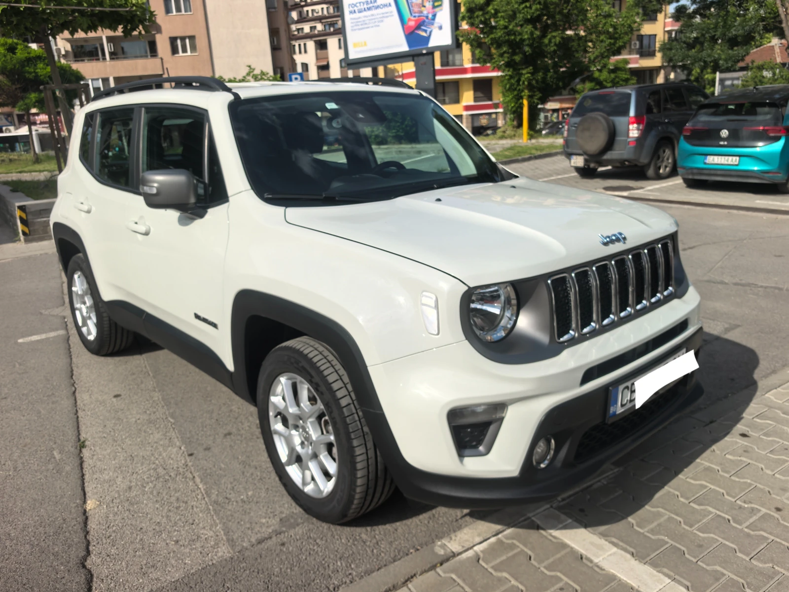 Jeep Renegade, снимка 3 - Автомобили и джипове - 54836339