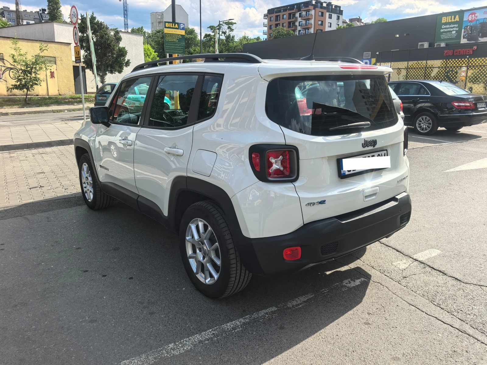 Jeep Renegade, снимка 6 - Автомобили и джипове - 54836339