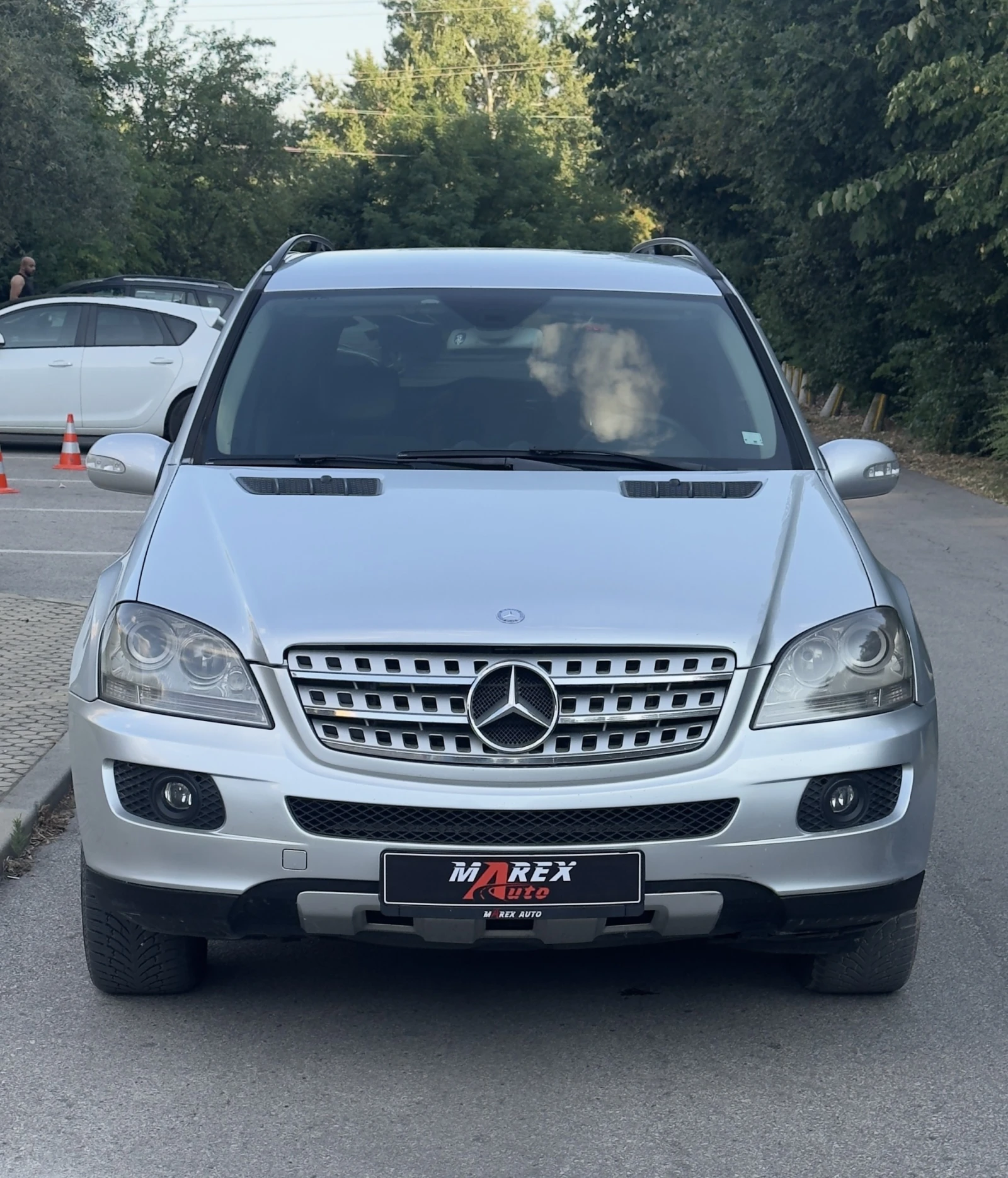 Mercedes-Benz ML 320 4matic * 7G * Airmatic * Бартер * Лизинг, снимка 2 - Автомобили и джипове - 55465104