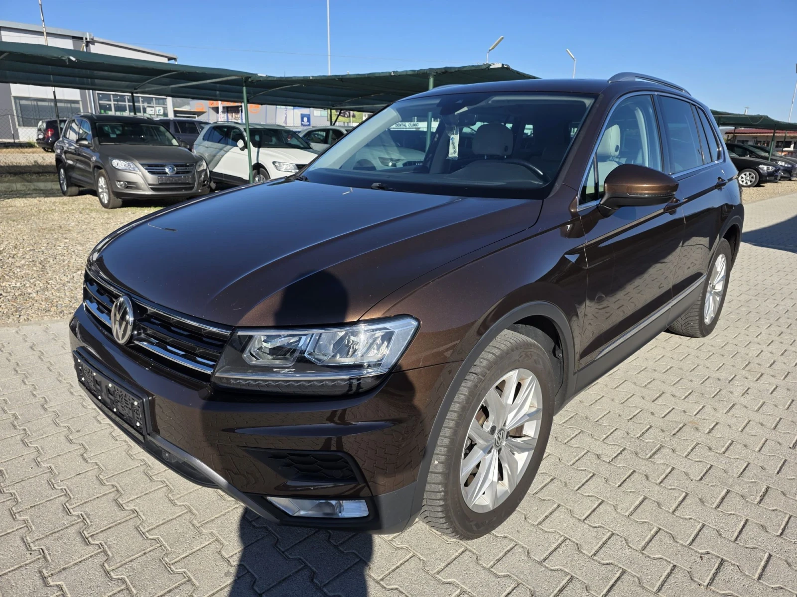 VW Tiguan 2.0TDi 4x4 OFFROAD Лизинг, снимка 3 - Автомобили и джипове - 56369354