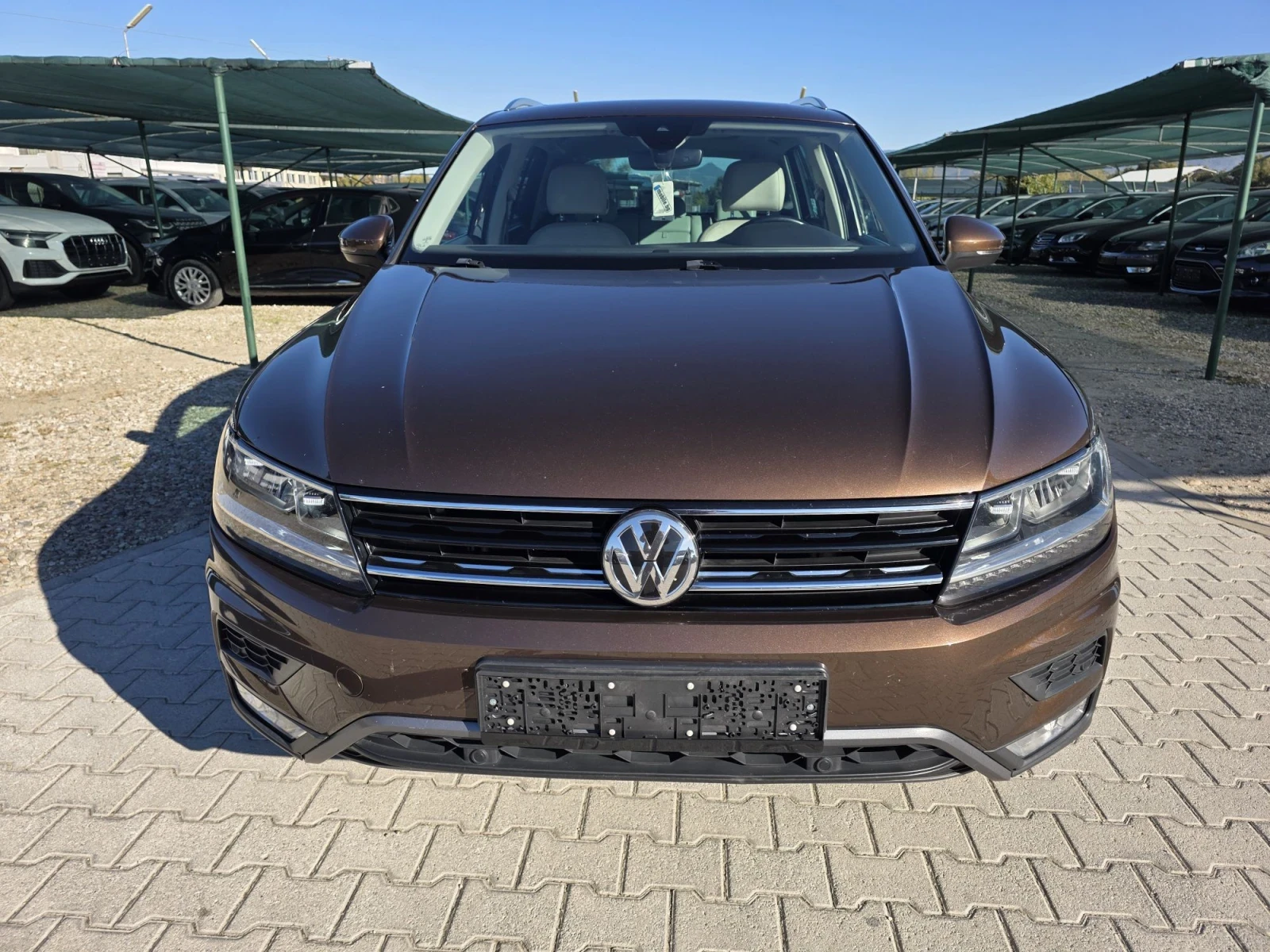 VW Tiguan 2.0TDi 4x4 OFFROAD Лизинг, снимка 2 - Автомобили и джипове - 56369354