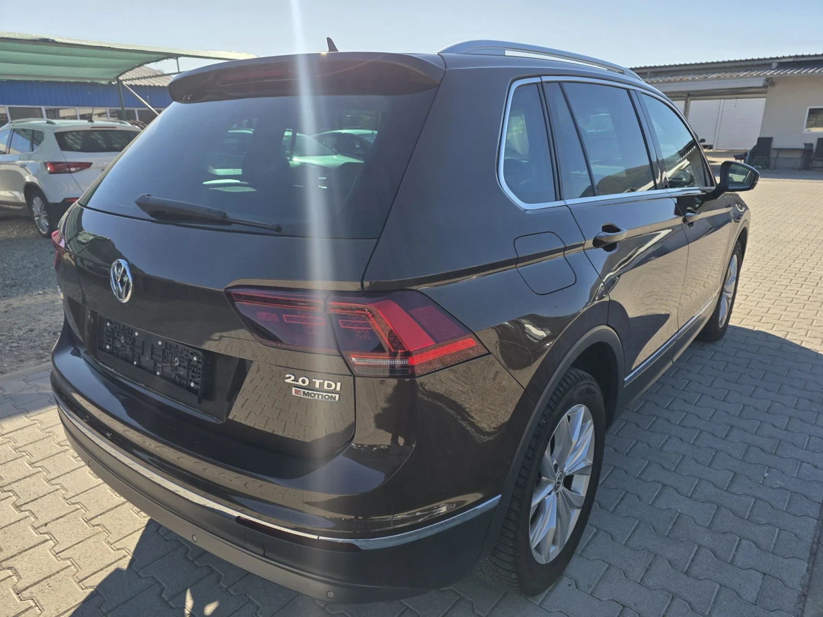 VW Tiguan 2.0TDi 4x4 OFFROAD Лизинг, снимка 7 - Автомобили и джипове - 56369354