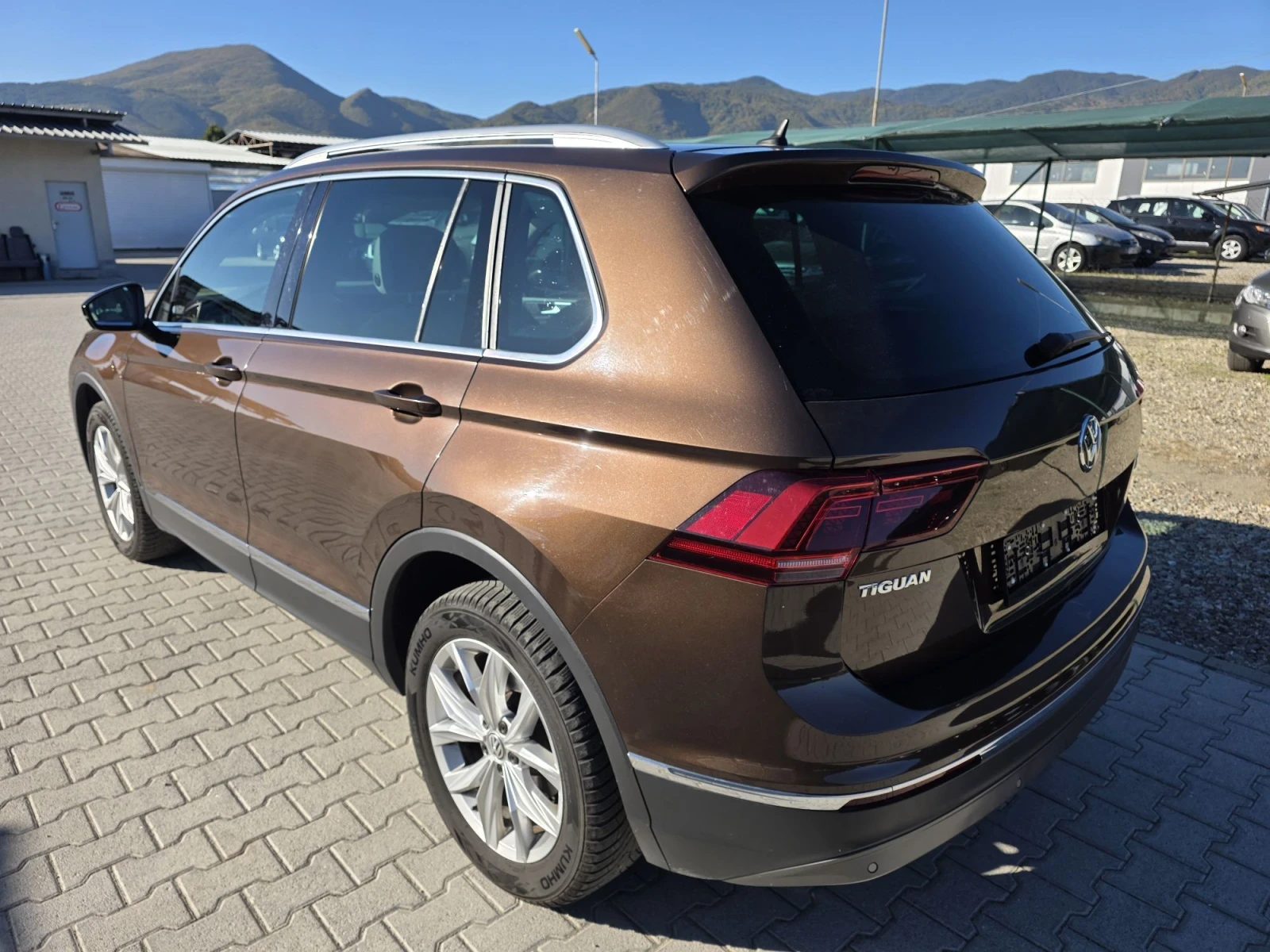 VW Tiguan 2.0TDi 4x4 OFFROAD Лизинг, снимка 5 - Автомобили и джипове - 56369354