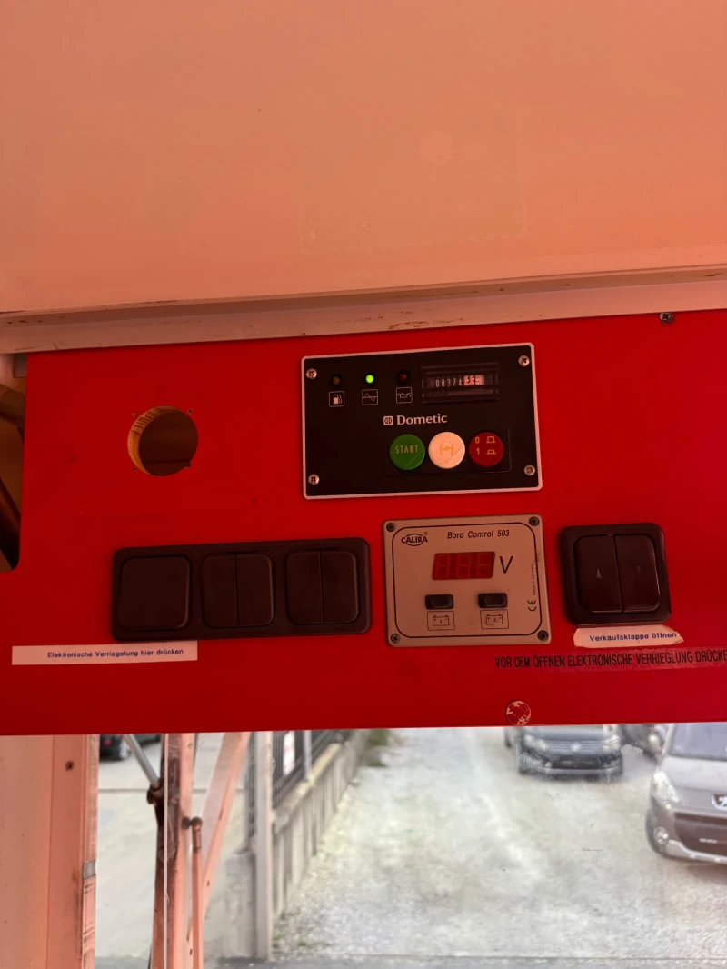 Mercedes-Benz Sprinter 413 2.2 cdi 138000km, снимка 16 - Бусове и автобуси - 52327641