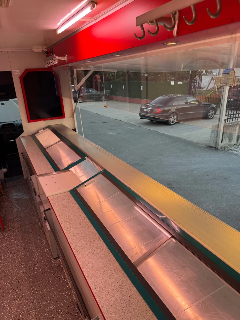 Mercedes-Benz Sprinter 413 2.2 cdi 138000km, снимка 14 - Бусове и автобуси - 52327641