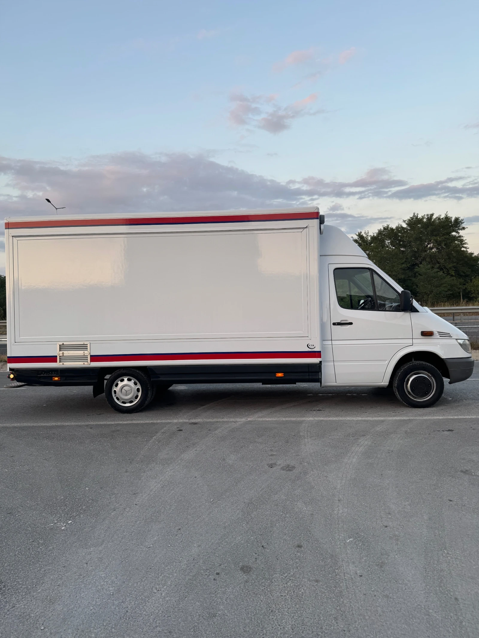 Mercedes-Benz Sprinter 413 2.2 cdi 138000km - изображение 4