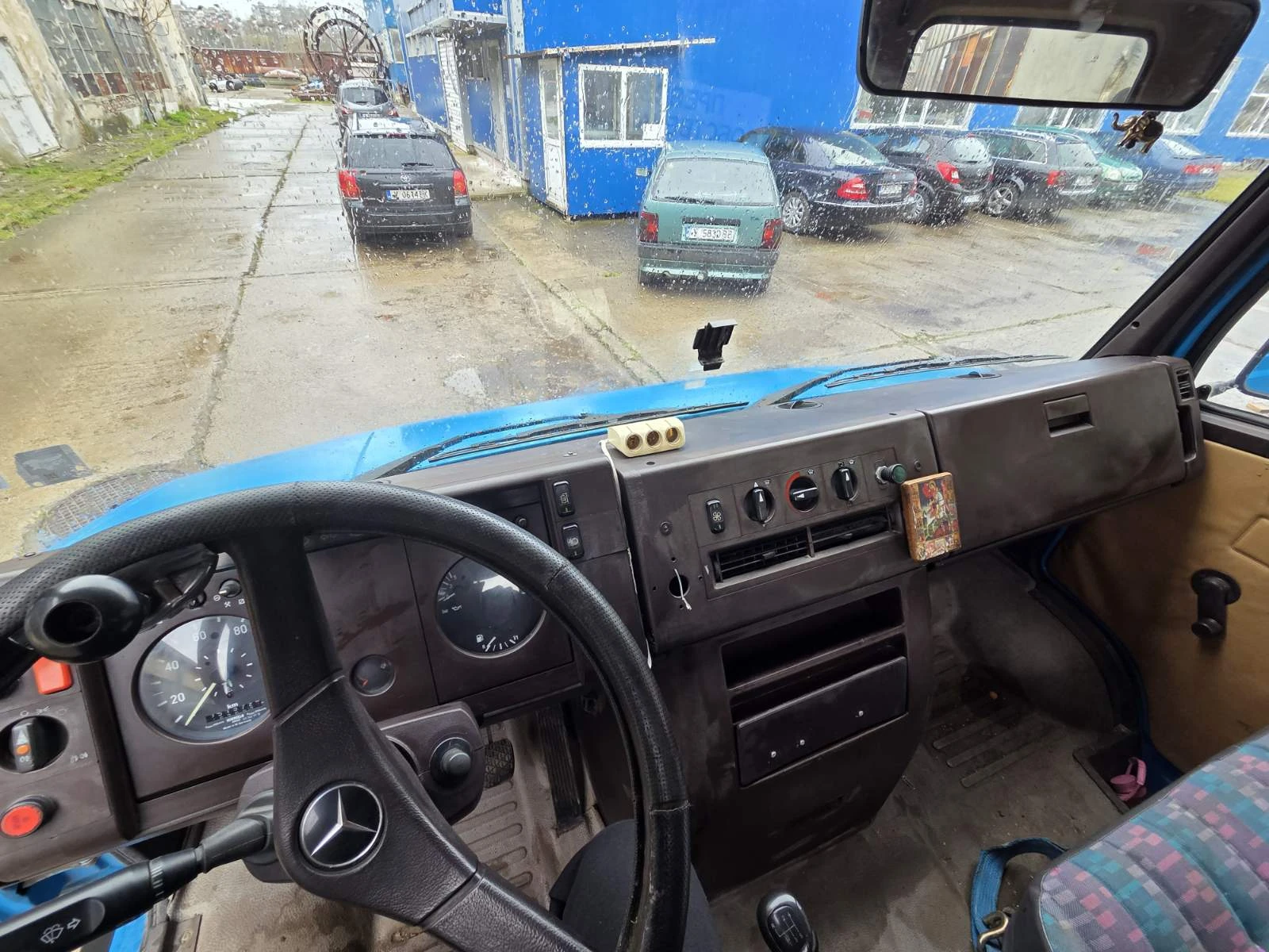 Mercedes-Benz 811, снимка 3 - Камиони - 53955071