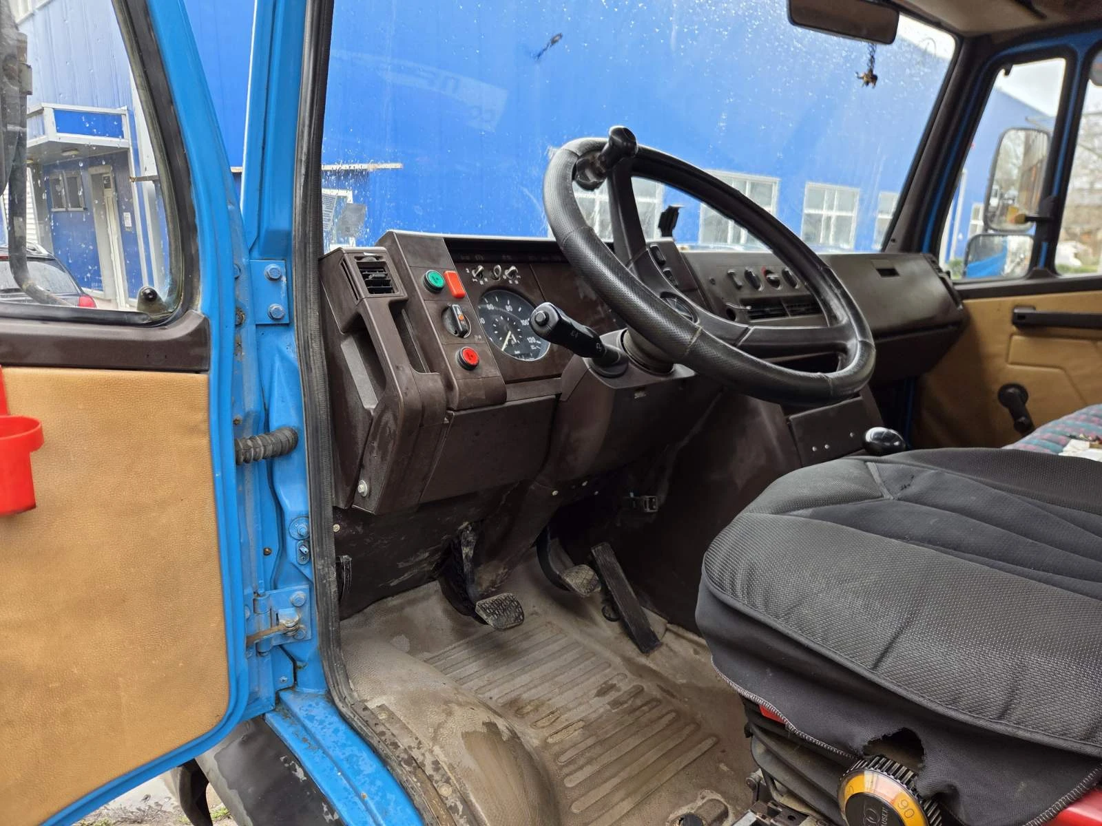 Mercedes-Benz 811, снимка 5 - Камиони - 53955071