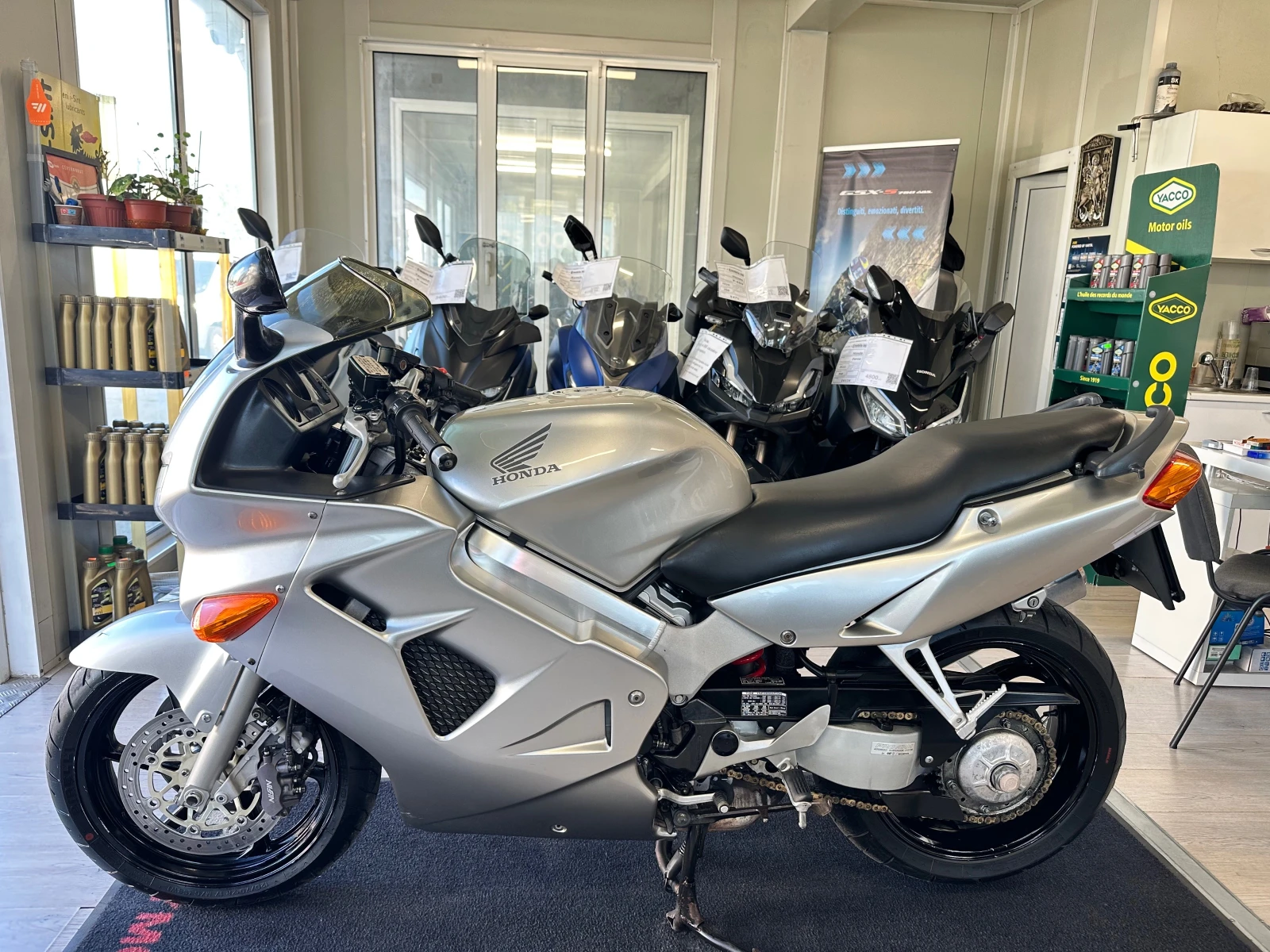 Honda Vfr 800, снимка 17 - Мотоциклети и мототехника - 56562672