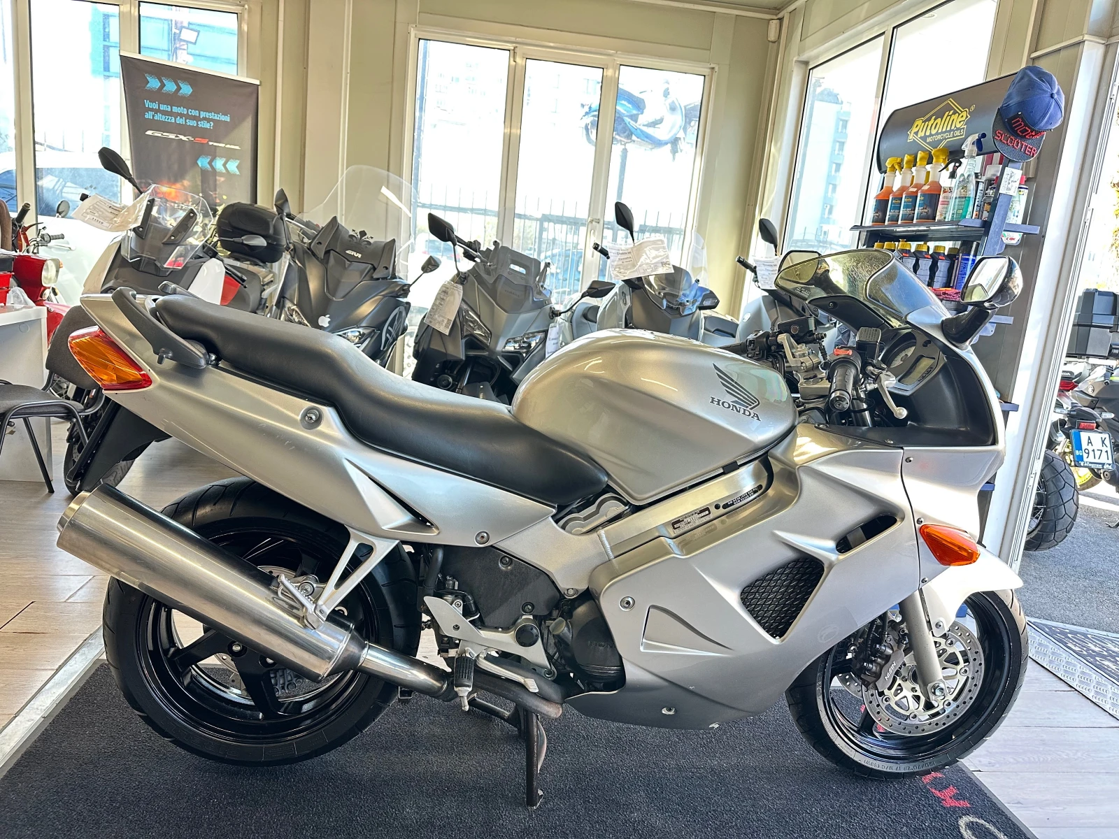Honda Vfr 800, снимка 16 - Мотоциклети и мототехника - 56562672