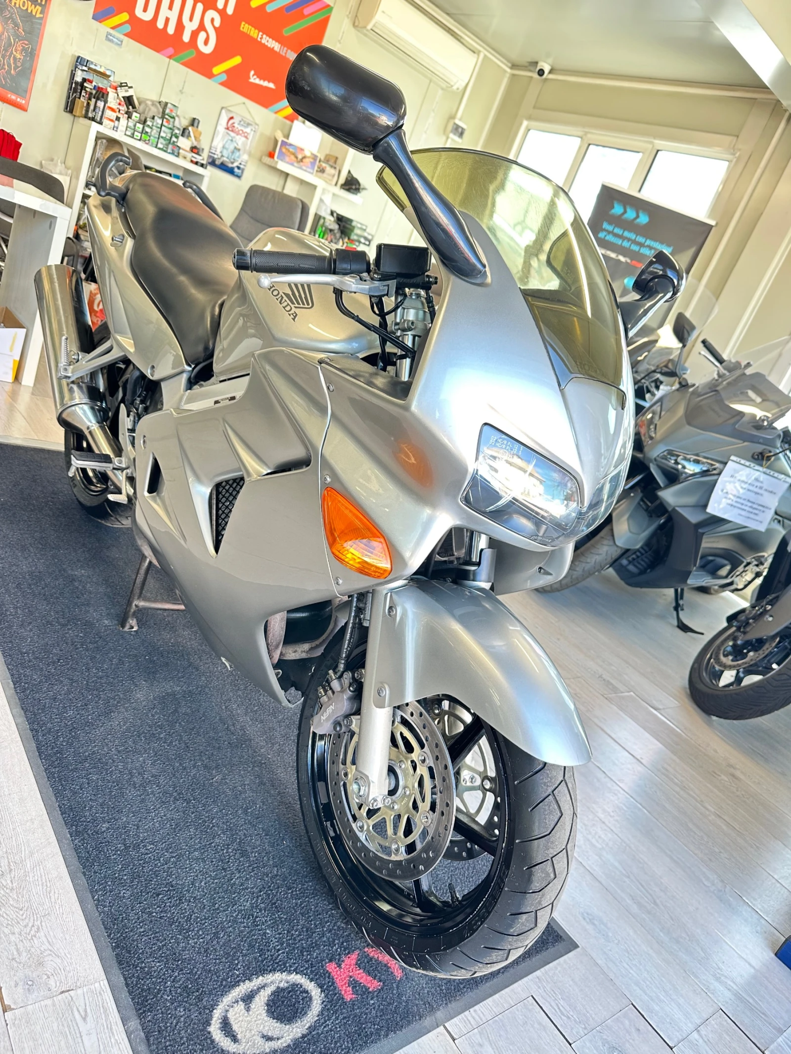 Honda Vfr 800, снимка 8 - Мотоциклети и мототехника - 56562672