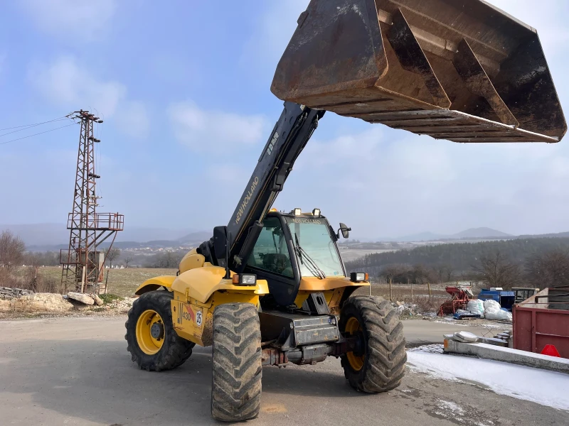 Телескопичен товарач New Holland LM430