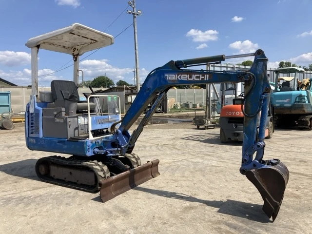 Багер Takeuchi TB015 - ДЖОЙСТИЦИ - ОЧАКВАН 30.09.2026!!!, снимка 2 - Индустриална техника - 54610686