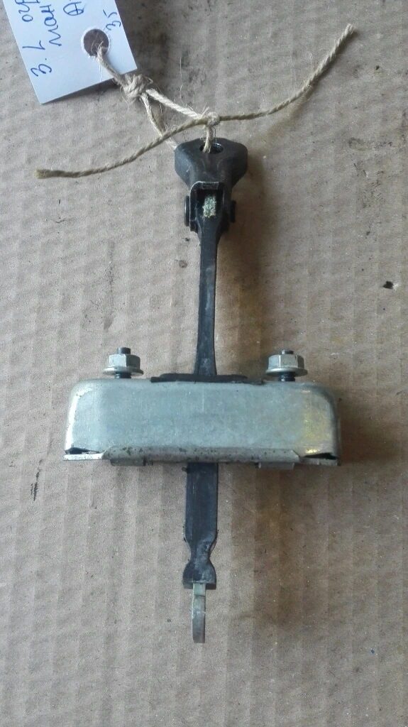 Панта врата ограничителна Тойота Аурис