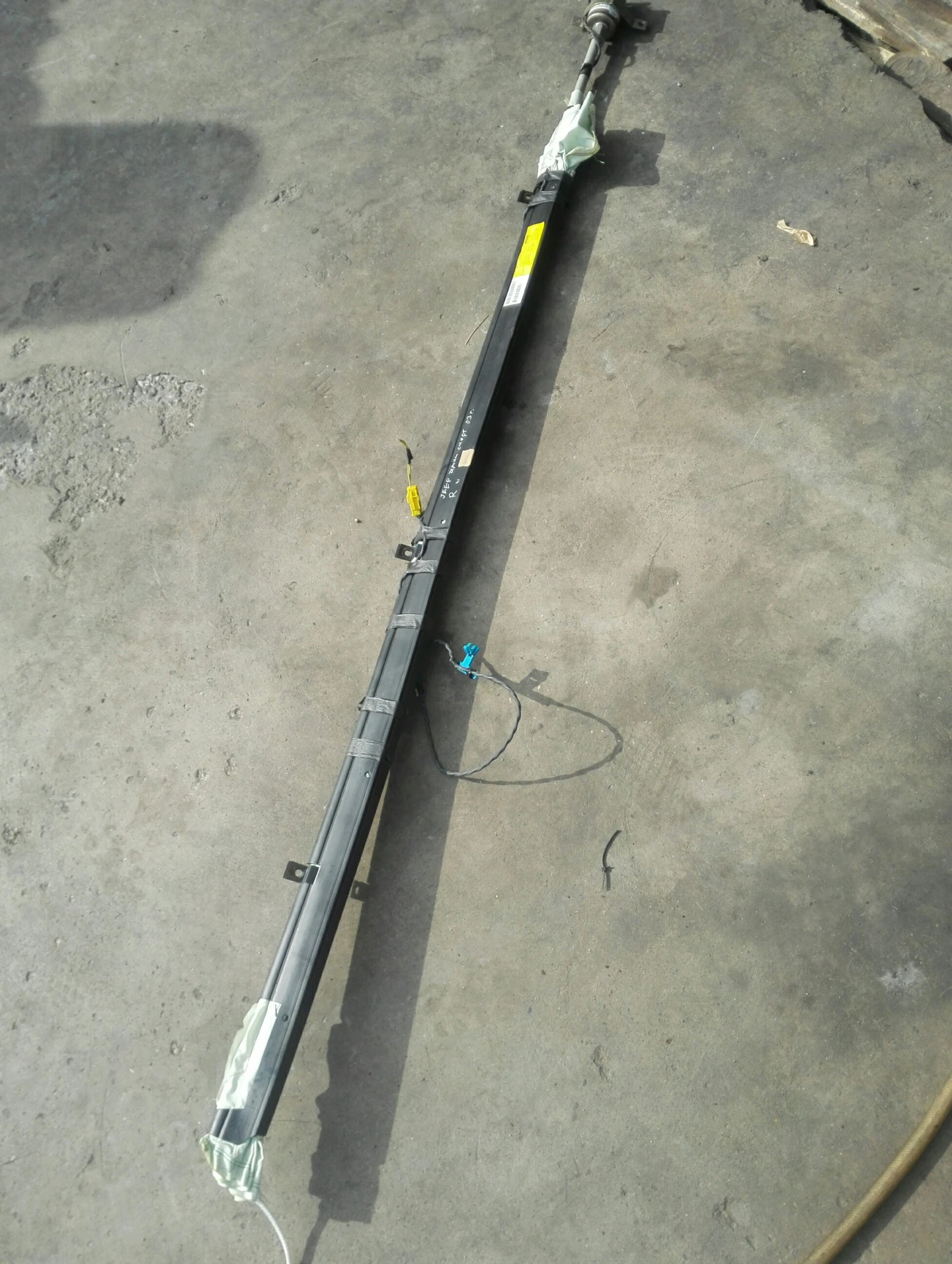 завеса еърбег дясна Чероки Спорт